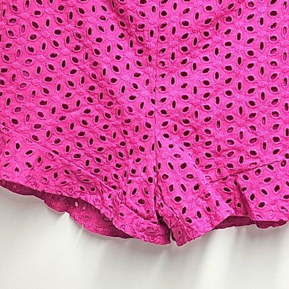 VOGE Boutique Womens Eyelet Fushsia Lined Shorts Ruffled Hem Back Zip Sz L (NWT) - Picture 4 of 10